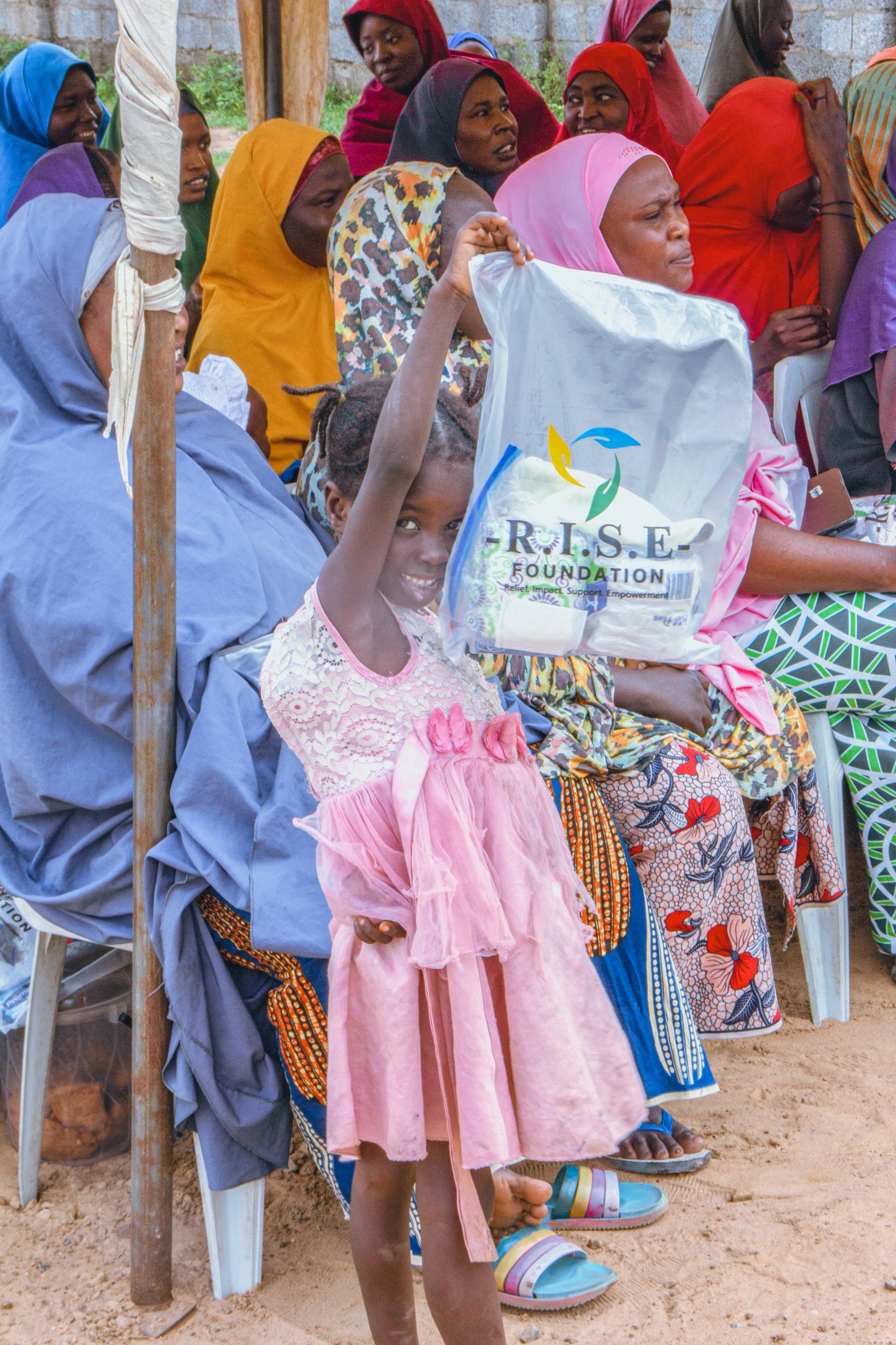 Team distributing aid to community